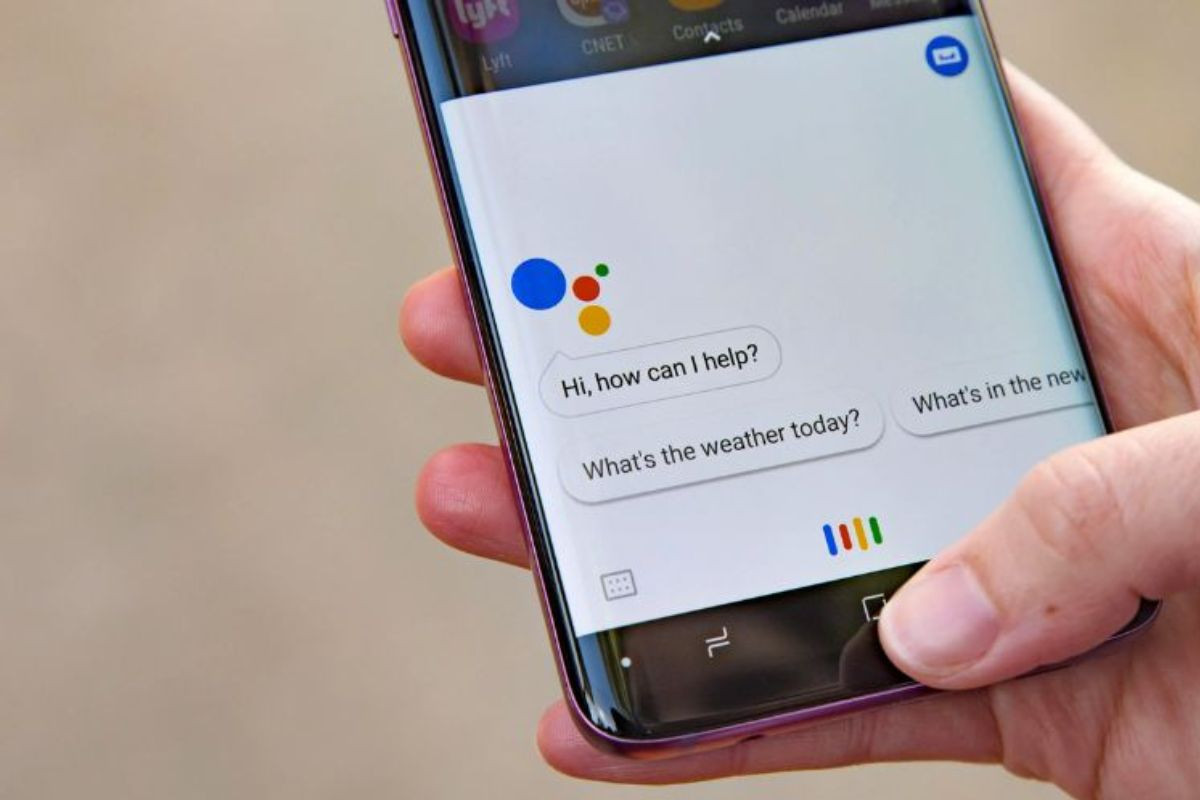 Google Assistant có hỗ trợ phiên bản tiếng Việt, giúp người dùng dễ dàng tìm kiếm bài hát